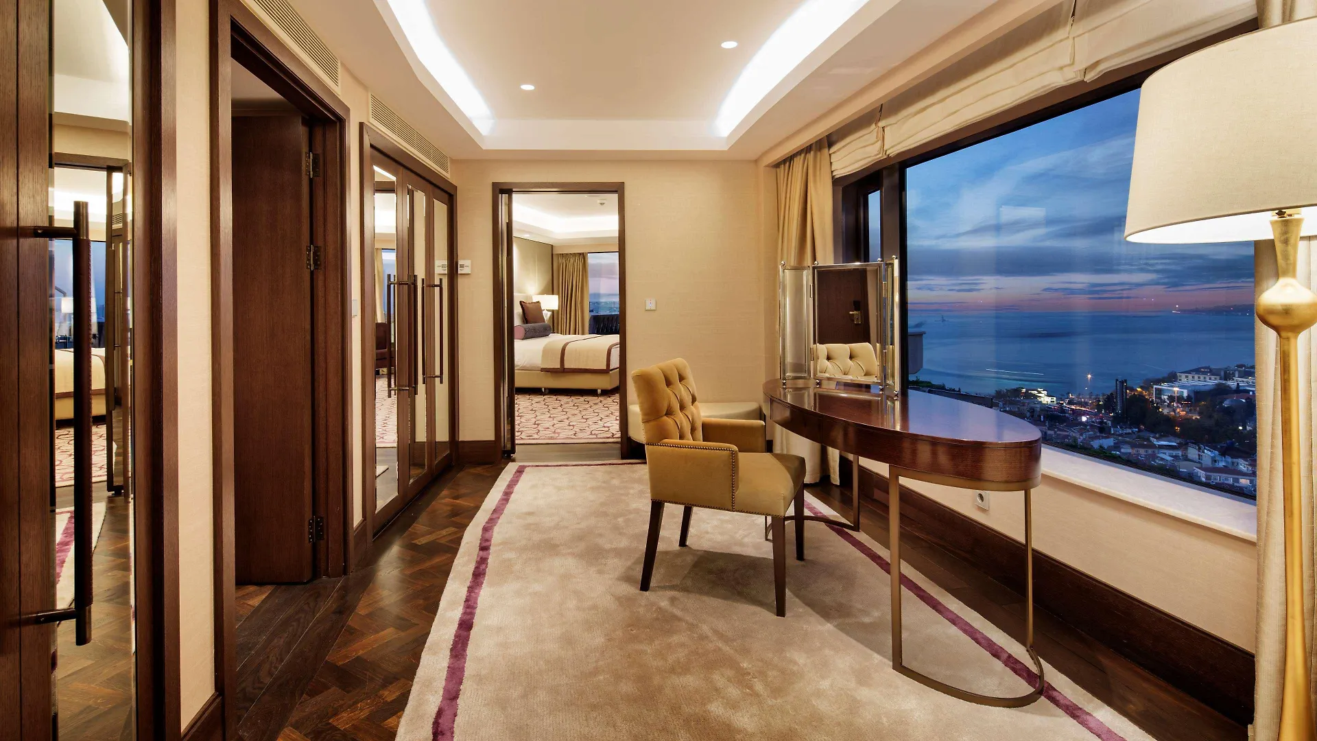Conrad Istanbul Bosphorus Otel 5*,