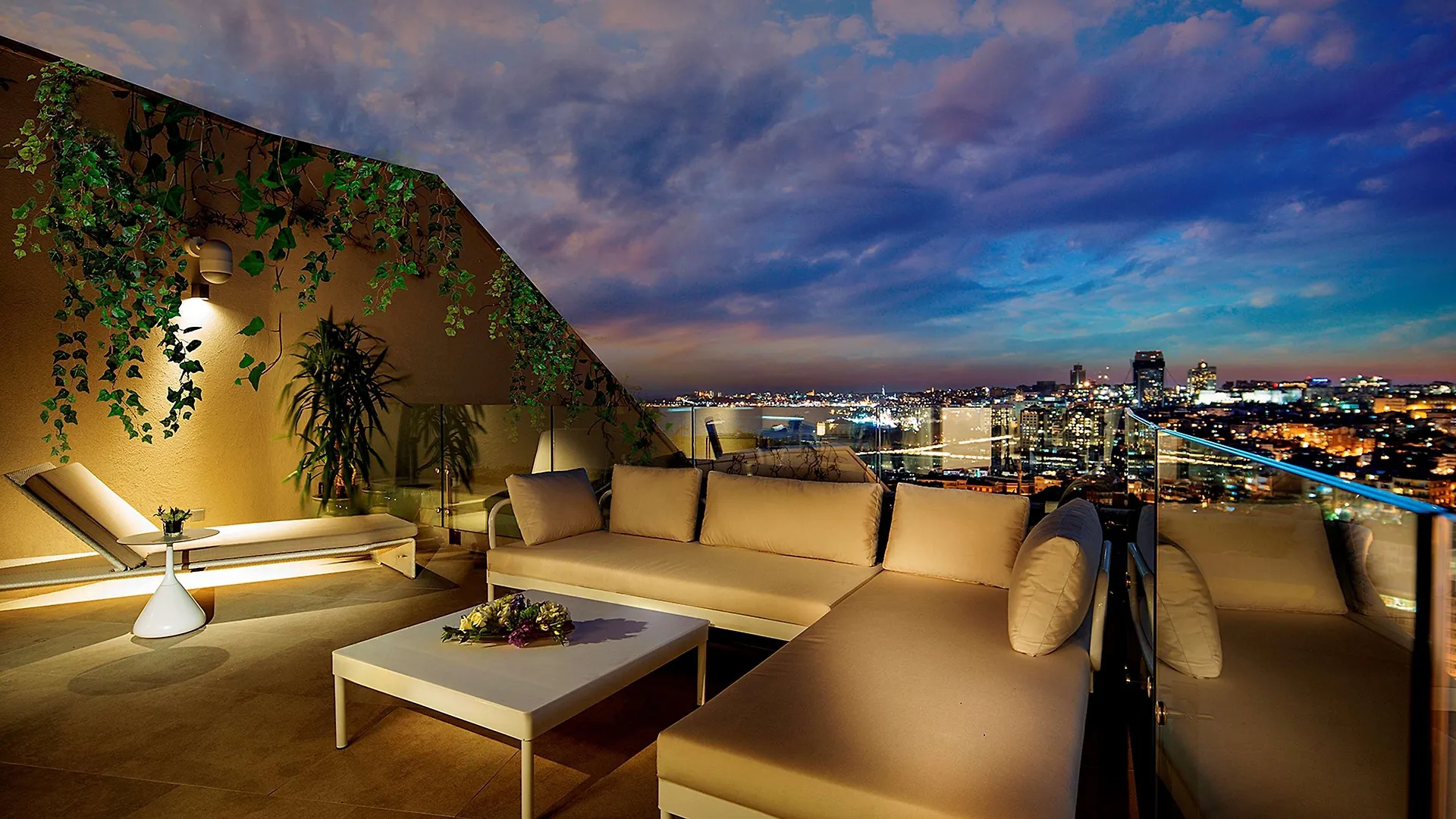 Conrad Istanbul Bosphorus Otel