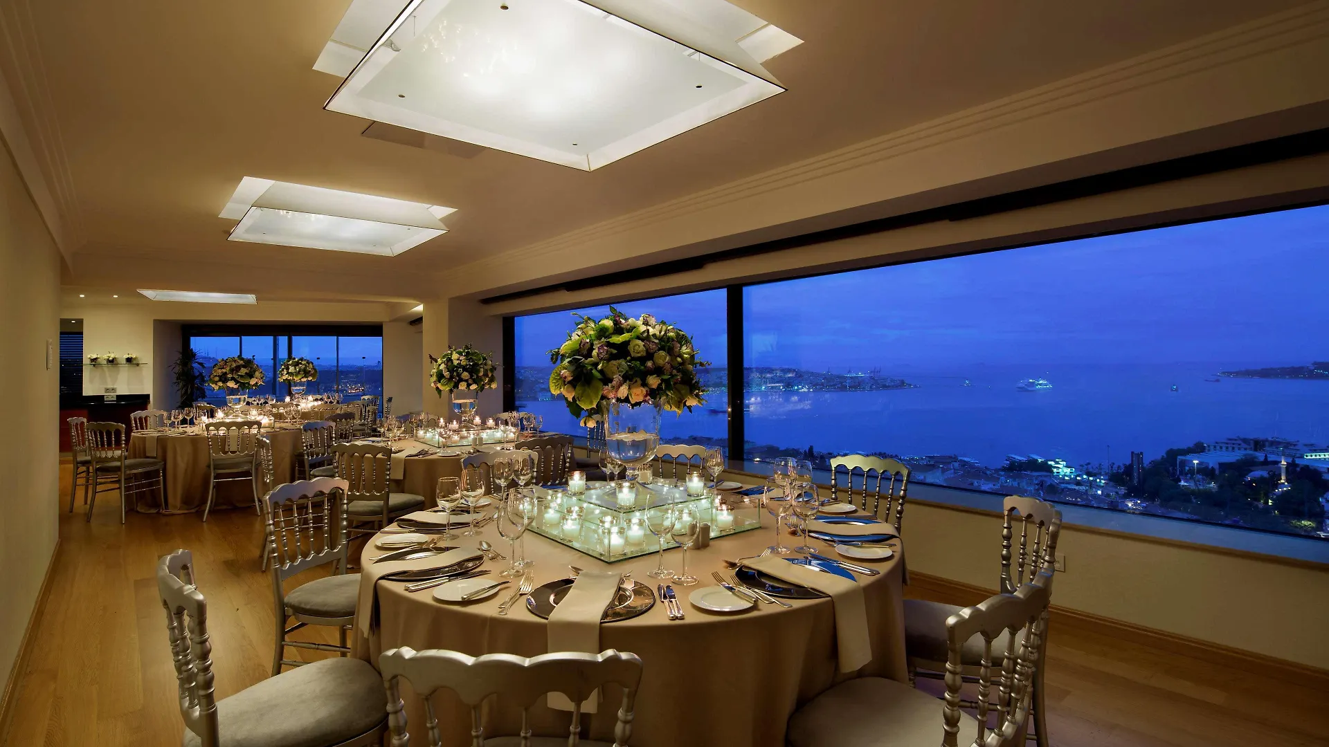 Hotel Conrad Istanbul Bosphorus 5*,
