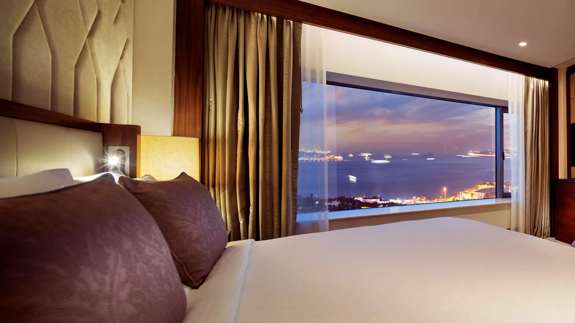 Conrad Istanbul Bosphorus Otel