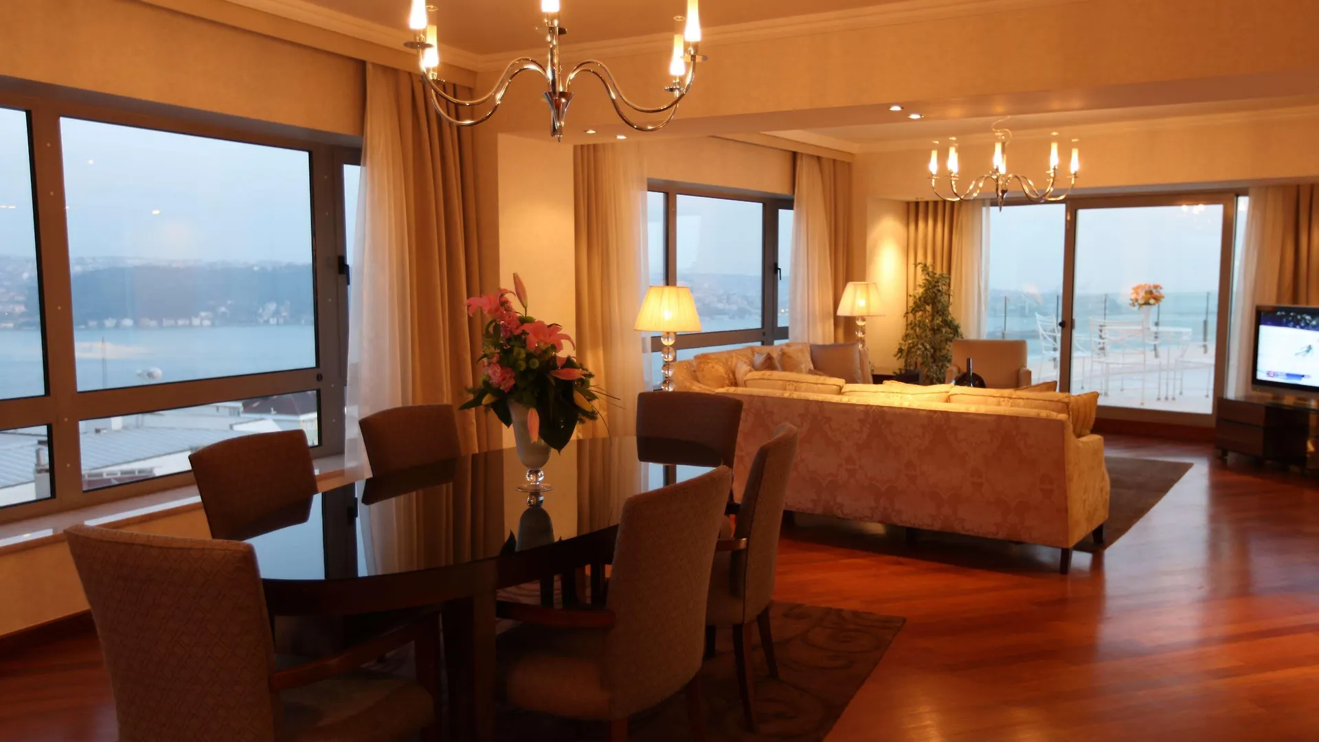 Conrad Istanbul Bosphorus Otel