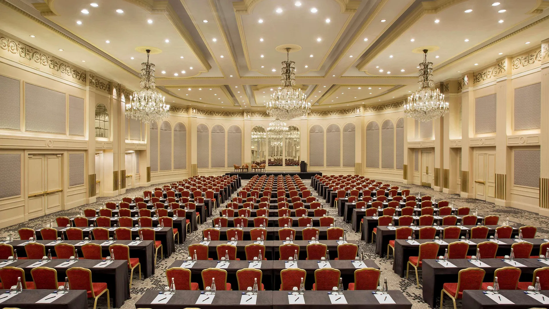 Conrad Istanbul Bosphorus Otel 5*,