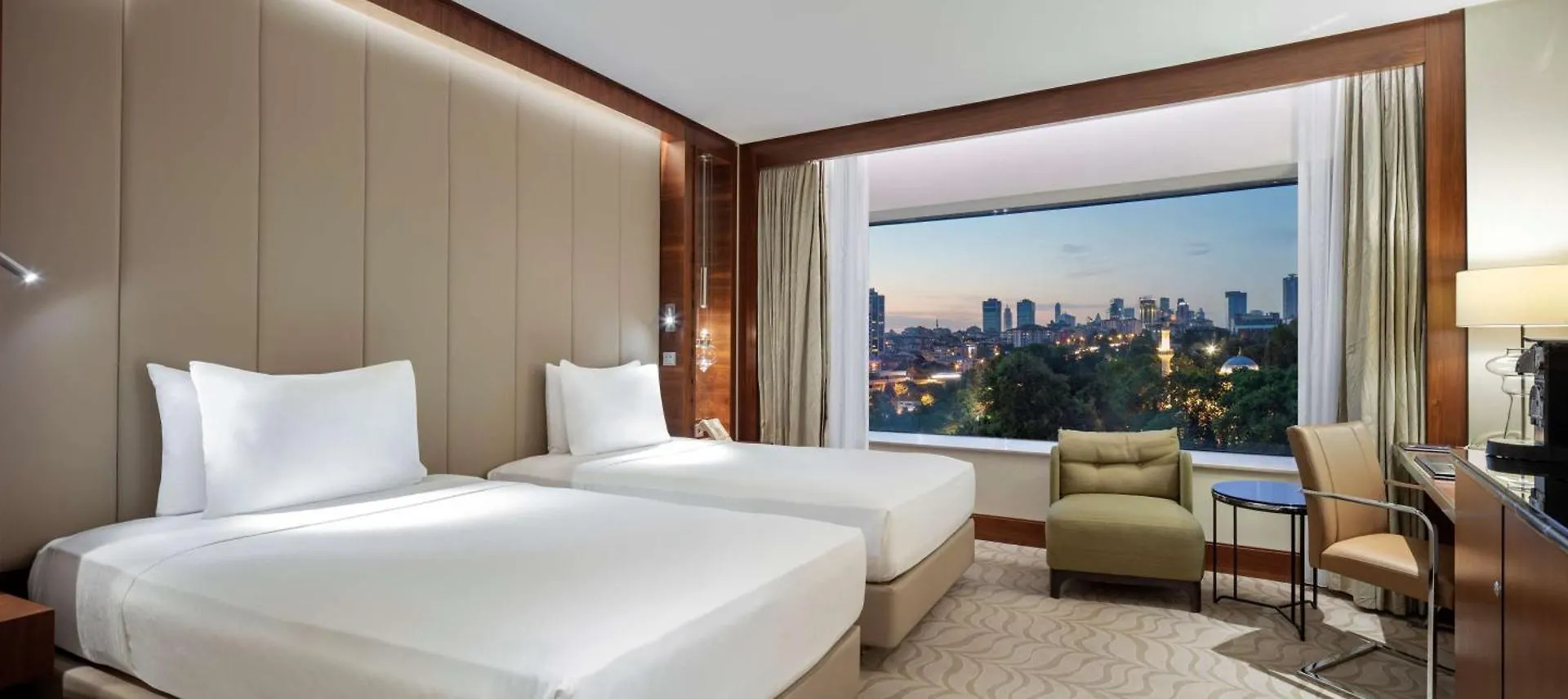Conrad Istanbul Bosphorus Otel 5*,