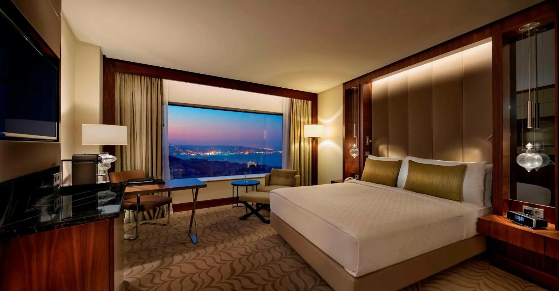Conrad Istanbul Bosphorus Otel