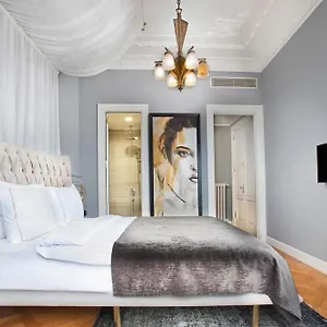 Lina Taksim Pera מלון